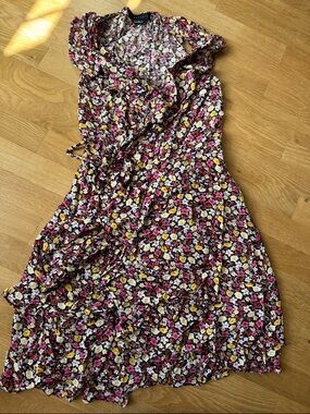 Sanctuary Wrap Style v-neck ruffle dress